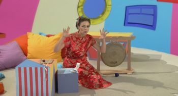 DIVULGAÇÃO A atriz juiz-forana Suzana Nascimento estreia, neste domingo, o programa infantil 'Janela janelinha', da TV Brasil