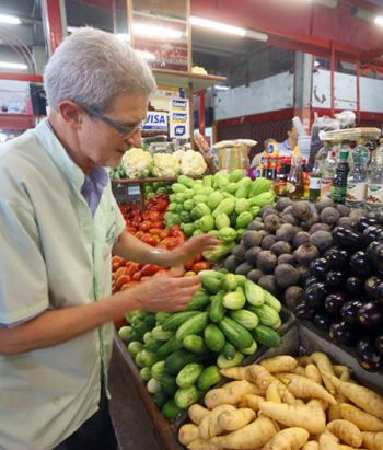 Carlyle diz que legumes cultivados embaixo da terra já apresentam reflexos da seca