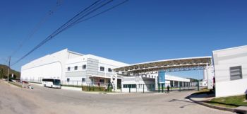 Em acordo assinado com o Sindicato dos Metalúrgicos, Mercedes se compromete a manter os atuais 750 trabalhadores da planta local