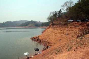 Água de Chapéu D'Uvas chega até juiz-foranos 2 Na altura de Ewbank da Câmara, pescadores afirmam que seca está