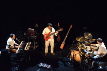 RAFAEL SERTÃO/DIVULGAÇÃO Dudu Lima Trio, formado por Ricardo Itaborahy no piano, teclados e vocais e Leandro Scio na bateria apresenta as canções do novo disco