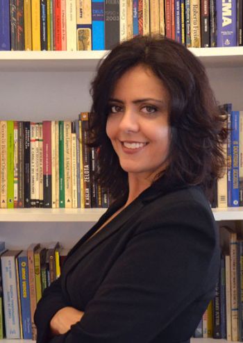 DIVULGAÇÃO Escultora e fotógrafa, Andréa Nunes coloca seu coração em letras e versos