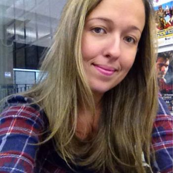 Juliana James lança livros direcionados aos meninos e às meninas