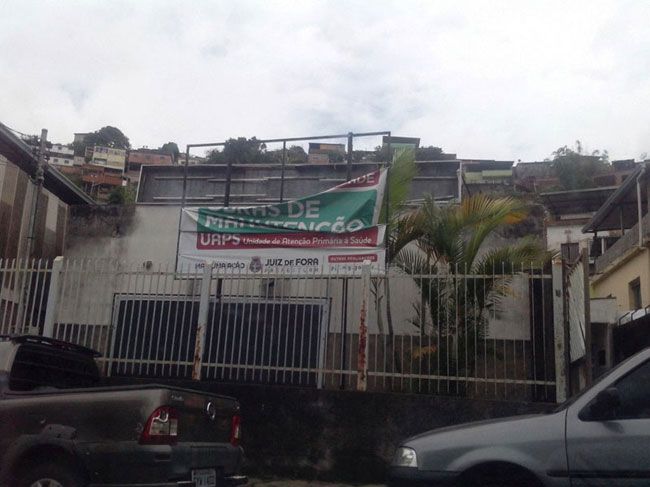 Usuários reclamam de 'abandono' de Uaps 2 Morador da região aponta problemas como portões enferrujados e letreiro danificado