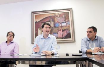 Prefeito Bruno Siqueira anunciou mudanças em entrevista coletiva