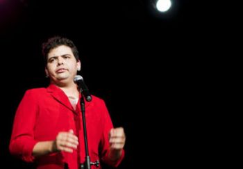ALEXANDRE COSTA/DIVULGAÇÃO Gustavo Mendes volta a Juiz de Fora com o espetáculo 'Mais que Dilmais'
