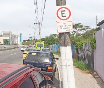 FELIPE COURI/10-12-14 Infração foi flagrada na Avenida Itamar Franco, altura do Bairro Cascatinha