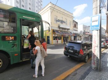 Estacionar em ponto de ônibus