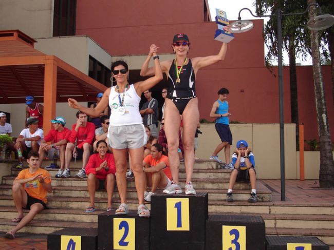 Divulgação/Arquivo TM Beatriz vence o Campeonato Brasileiro de Triathlon Olímpico em 2007