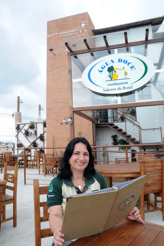 Roberta Vieira pesquisou o negócio por três anos antes de abrir a Cachaçaria Água Doce