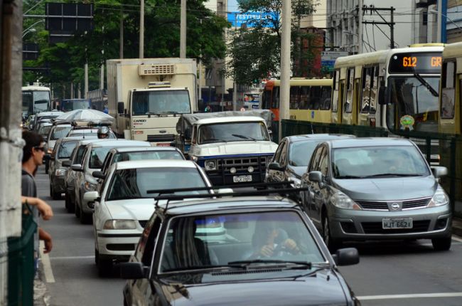 O número de automóveis e comerciais leves emplacados em Juiz de Fora cresceu 12,56% em 2012