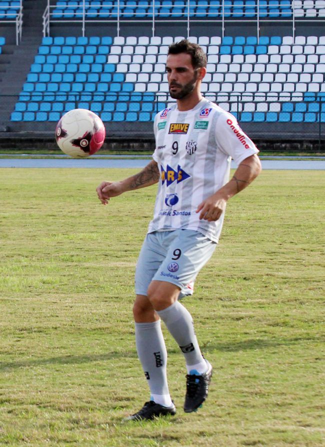 No sábado, Lobinho deixou o campo contundido