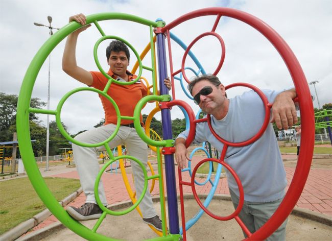 Gustavo e Gueminho no campus da UFJF