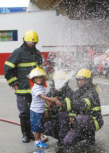 Felipe Couri/20-12-13 Arthur Ferreira, de 6 anos, teve cartinha apadrinhada