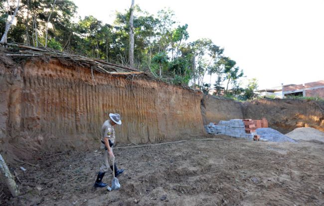 Policial ambiental aponta qual seria a medição correta