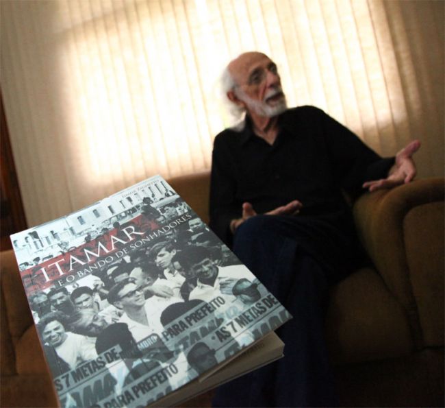 Paula Rivello/29-03-12 Queria ter lançado este livro com a presença dele, mas não foi possível, disse o autor