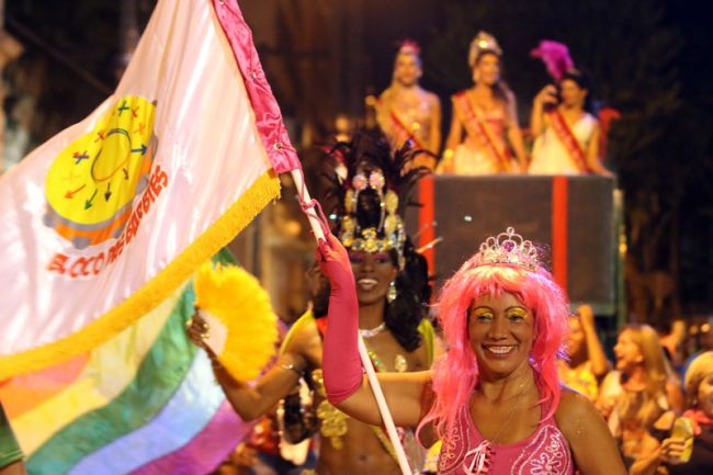 Leonardo Costa/20-02-14 Alegria e crítica à homofobia no Bloco das Barbies