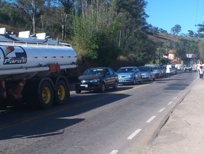 Kelly Scoralick/03-07-12 Trânsito ficou congestionado durante a manifestações dos grevistas