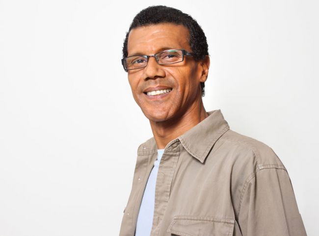 www.itatiaia.com.br Corpo de Joe foi sepultado às 13h30 no Municipal