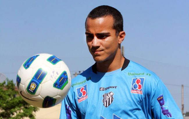 Cris foi apresentado nesta terça-feira (30), pela manhã