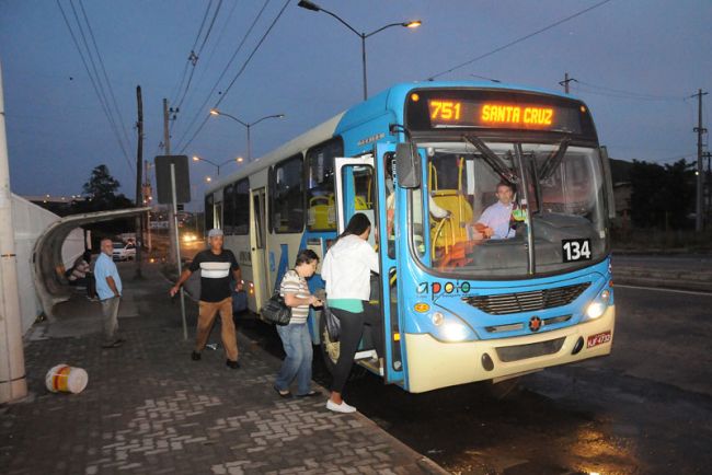 Mais coletivos estão em circulação desde o início da manhã