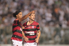 R10 puxa Thiago Neves, autor dos gols do empate