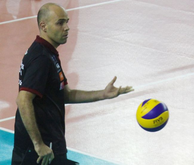 Leonardo Costa/ 14-12-12 Maurício Bara quer time mantendo estabilidade