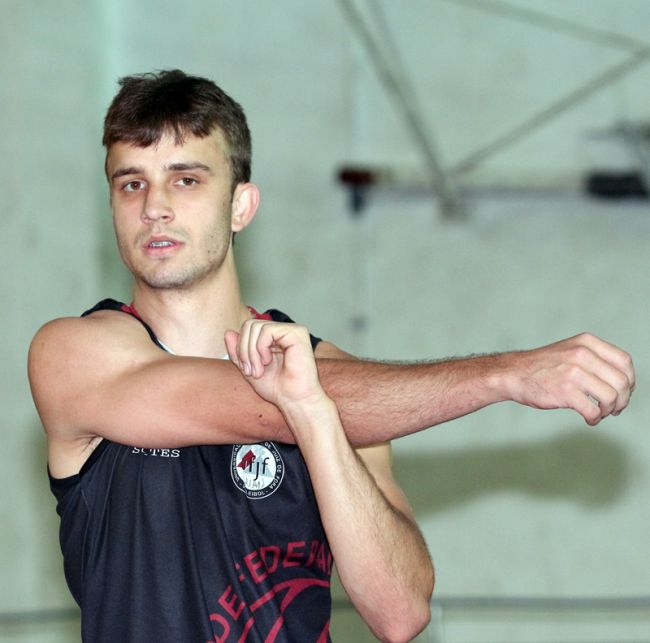 Fernando Priamo Maurício Hister, 21 anos, que estava no Chapecó e disputou a Superliga B deste ano pelo Santo André
