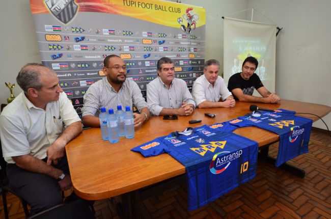 Olavo Prazeres/05-01-12 Nome na camisa só no boleto à vista por hoje