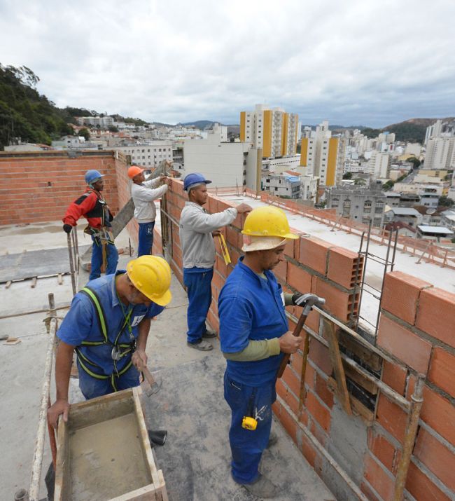 Marcelo Ribeiro/15-08-14 Solar Street Mall, com 44 lojas e 42 salas comerciais, está sendo erguido na Olegário