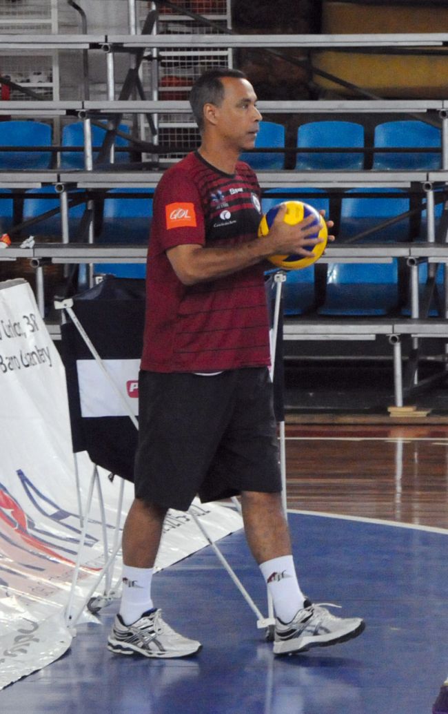 Carlos Augusto Oliveira de Almeida possui experiência na Superliga Masculina