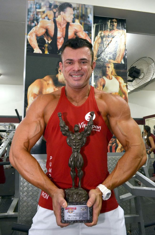 Carlos é campeão brasileiro e vice-campeão no Arnold Classic Brasil 2014