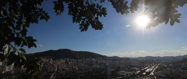Após chuva rápida, o fim de tarde foi com céu aberto