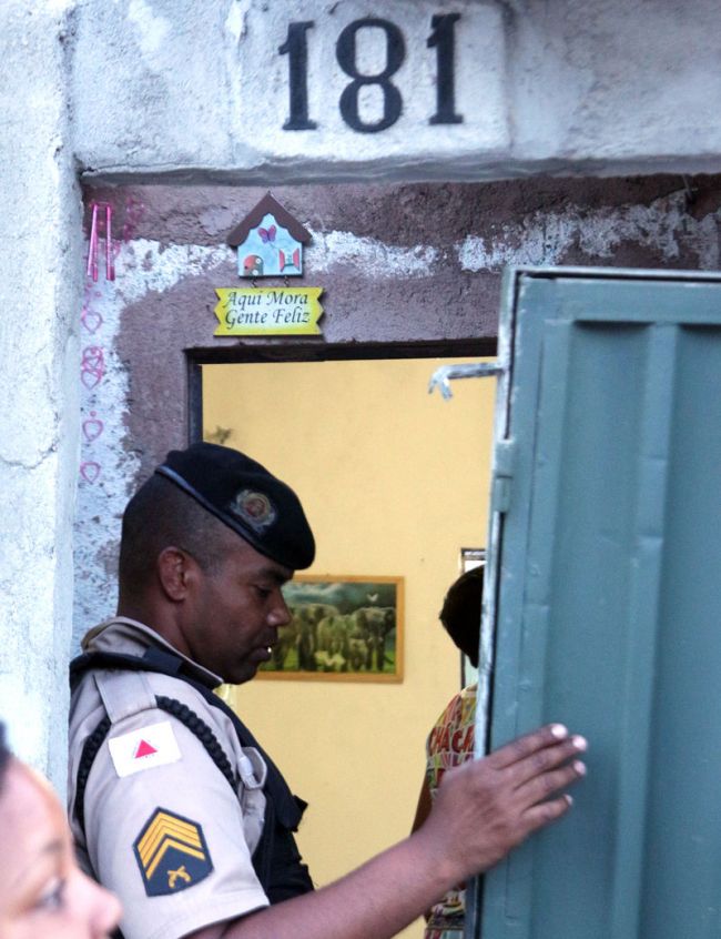 Vítima foi esfaqueada em sua residência, no Parque das Torres