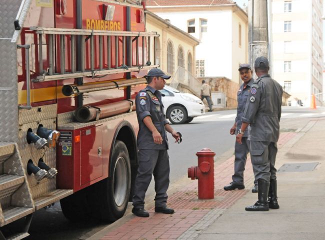 Marcelo Ribeiro/18-06-13 Bombeiros identificaram equipamento sem condições de uso na Rua Santo Antônio