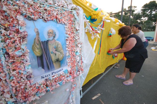 Comunidade ajusta últimos detalhes para a festa