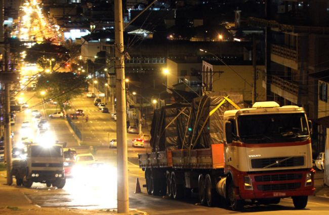 Veículo quebrou quando subia a Rio Branco