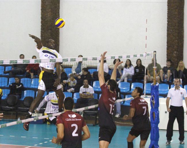 Juiz-foranos foram derrotados por 3 sets a 1