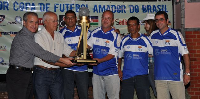 Divulgação Grupo Rezato recebe troféu Disciplina categoria master
