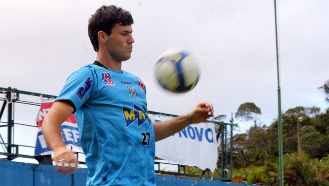 Leonardo Costa Contrato foi assinado na manhã de hoje