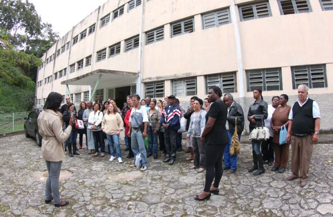 Familiares se reuniram na unidade e manifestaram temor pelo futuro dos 160 pacientes
