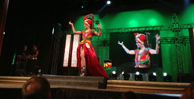 Eduarda Brígida, candidata que representa o estado da Bahia, conquista o segundo lugar no concurso
