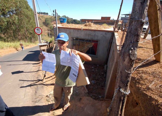 Olavo Prazeres/14-07-11 Moradores do Grajaú foram notificados por inadequação da calçada