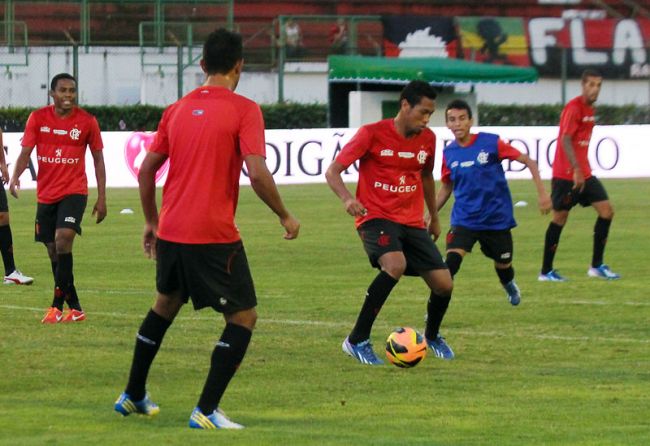 Leonardo Costa/14-05-13 Equipe fez o reconhecimento do campo nesta terça