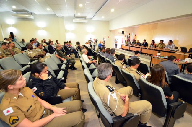 Diversas autoridades se reuniram nesta manhã