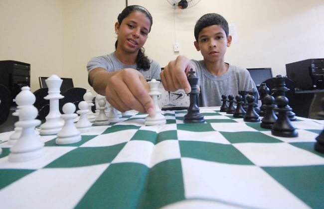 Marcelo Ribeiro/14-04-11 Camila e Murilo, campeões pela Escola Municipal Engenheiro André Rebouças