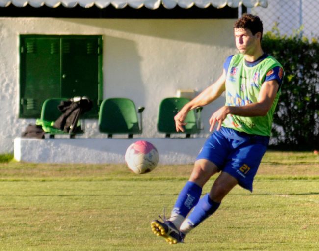 Lucas Tavares/20-07-12 Wesley Ladeira cumpriu suspensão contra o Madureira e retorna a equipe neste sábado (20)