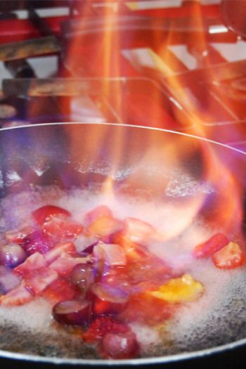 Marcelo Ribeiro Frutas flambadas e ganache é sensação do cardápio