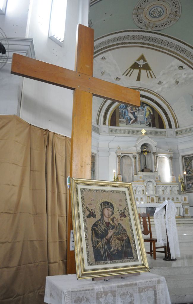 Cruz e do ícone de Nossa Senhora ficam expostos até dia 13