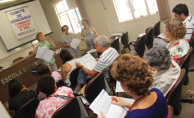 A queixa foi feita ontem à tarde, no Auditório da OAB/JF, durante entrevista coletiva